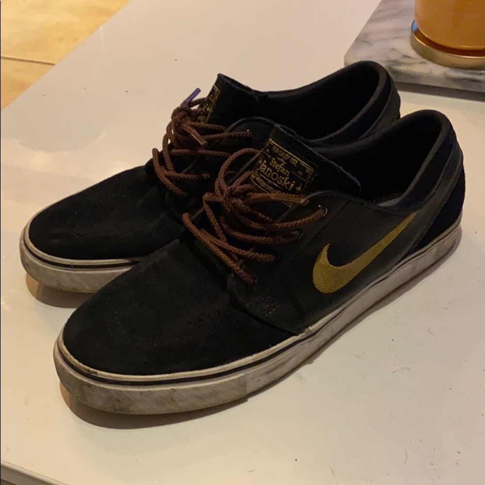 Nike SB Zoom Stefan Janoski Black & Gold Shoes